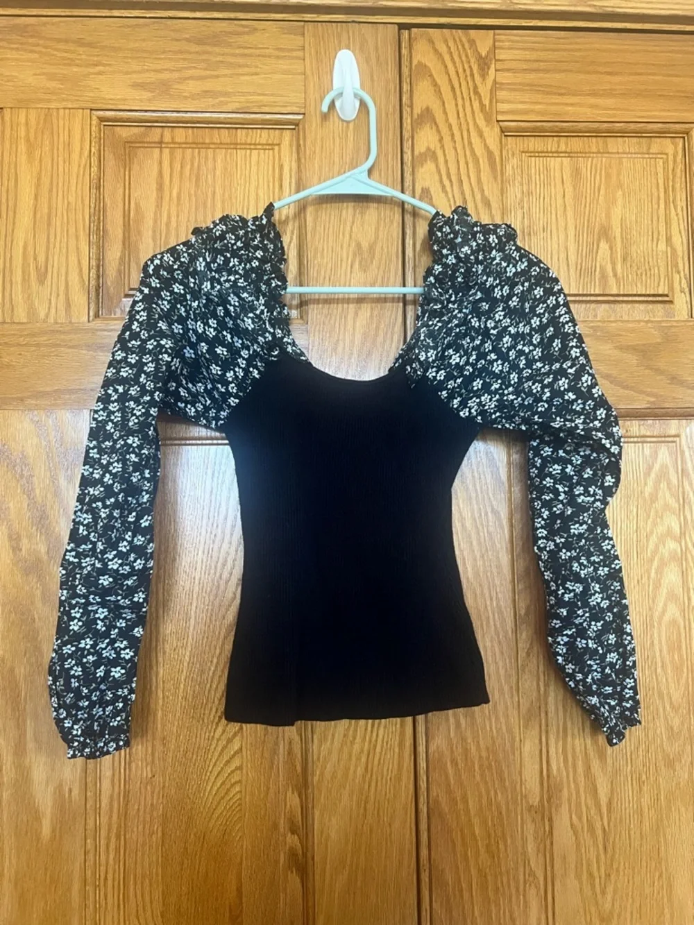 Anthropologie - Woven Ruffle Black Ribbed Bodice Top with Floral Puff Sleeves